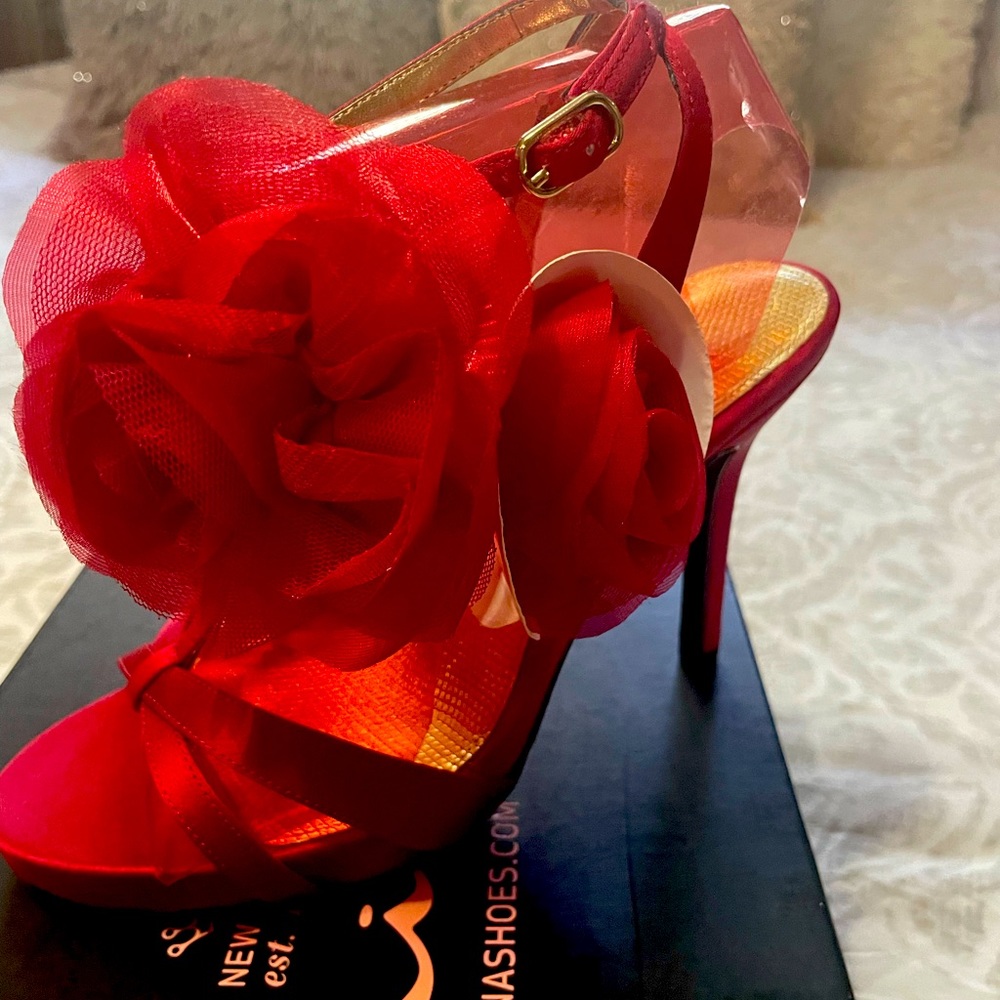 New Nina dress sandals in Red size 6